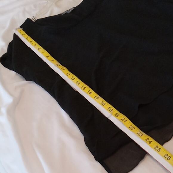 Vince Women's Size Small Cap Sleeve Black Top. Versatile, Minimalist - Picture 9 of 10